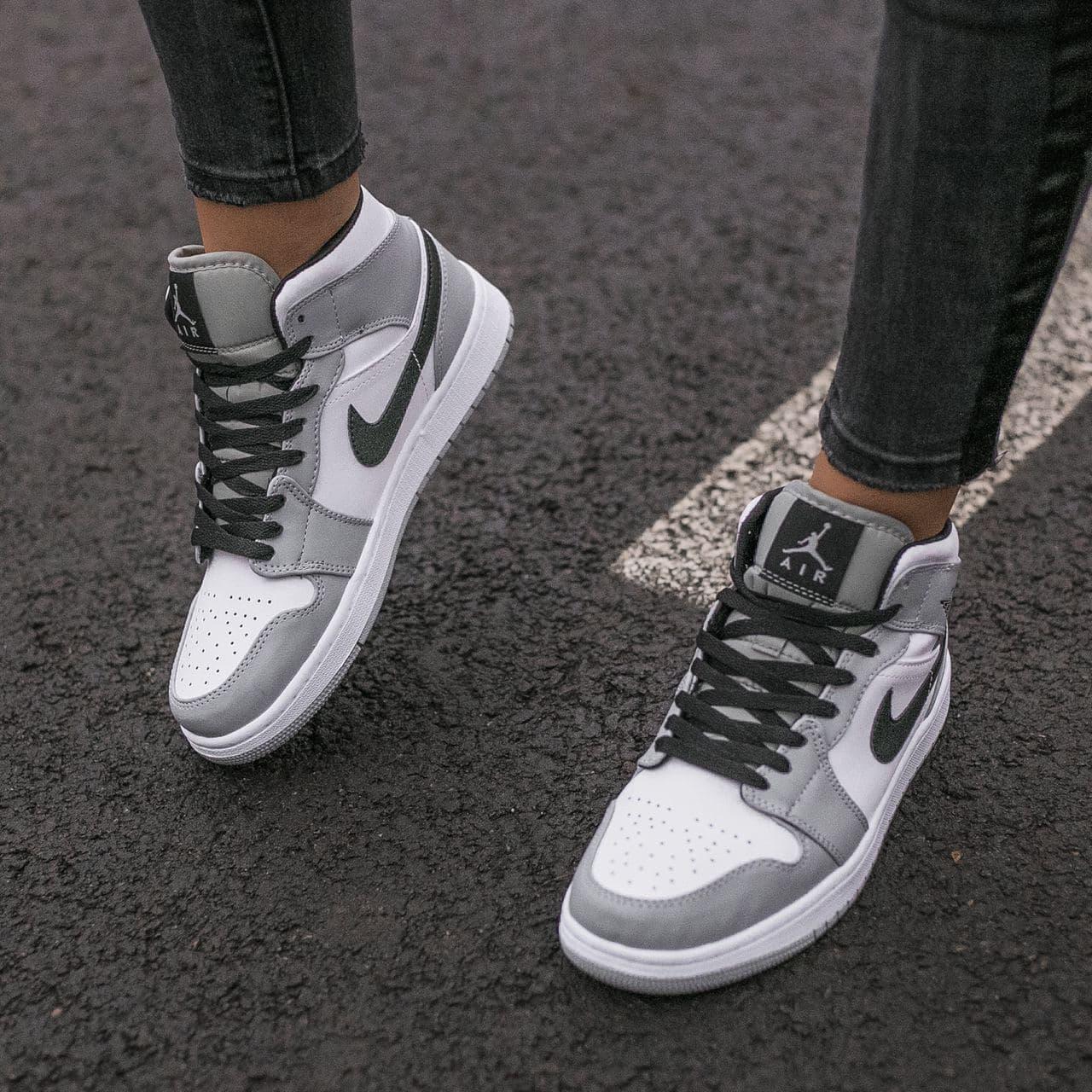 Женские кроссовки Nike Air Jordan 1 Retro High, Найк Еір Джордан (Джордани), білі з сірим - фото 3 - id-p2179251001