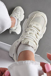 Кросівки жіночі білого кольору на шнурівці 178090P