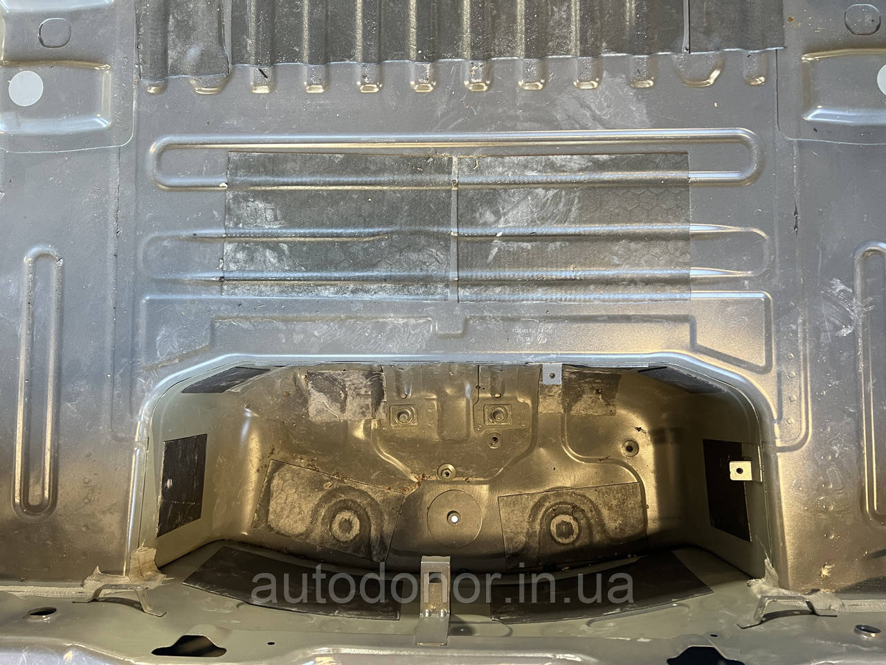 Корито заднє кузовне + підлога багажного відділення VW ID4 (20-) 1EA-813-114-F