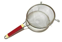 Сито кухонне з пластиковою ручкою 22 см