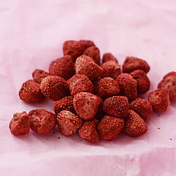 Сублімована полуниця ціла Vestra, 20 грам