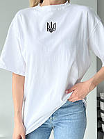 Женская патриотичная футболка с гербом трезубцем (черный, белый) оверсайз; унисекс Белый, 42/46