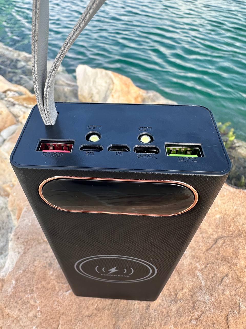 Multi-powerbank 47000mAh L16, 22.5+15W, з бездротовою зарядкою та ліхтарем, чорний