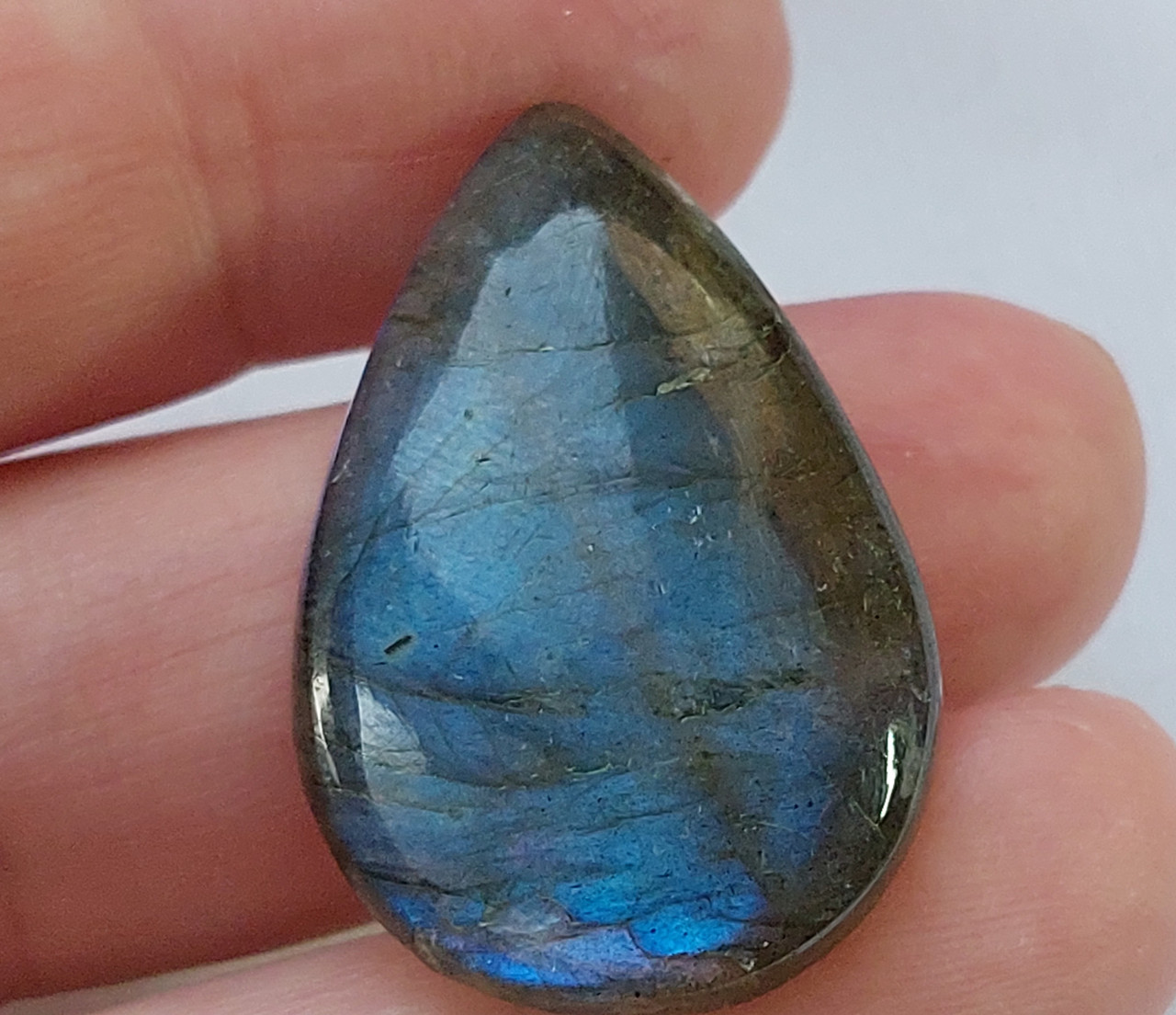 Лабрадорит 37.4 Ct 32.6х21.3х7.45 мм