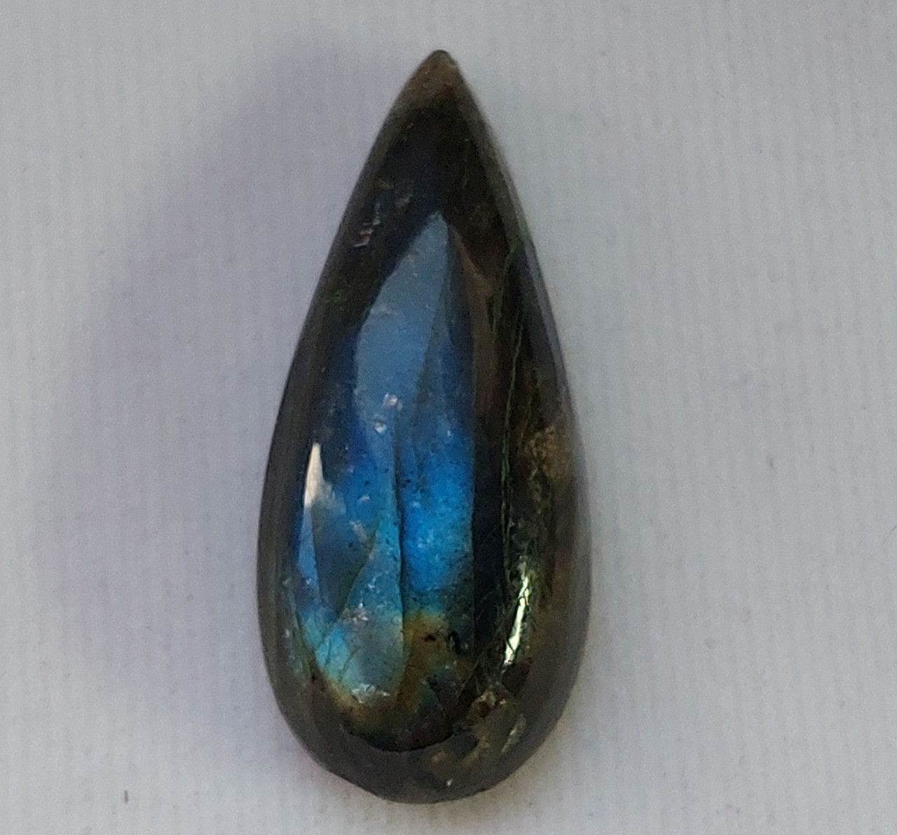 Лабрадорит  31.15 Ct  35.4х15.3х8 мм