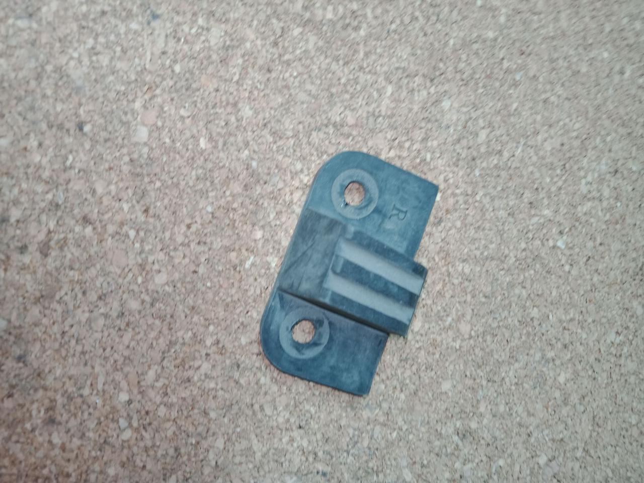 Обмежувач\відбійник дверей багажника правий BYD F3R F3R New Бид ф3р NEW, фото 1