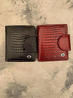 Женский лаковый кожаный кошелек не большого размера красного цвета ST AE 415