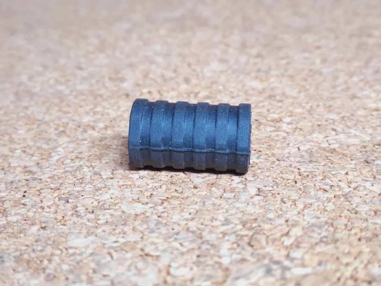 Пильовик направляючої переднього гальмівного супорта на проточку BYD F3 Бід Ф3, фото 1