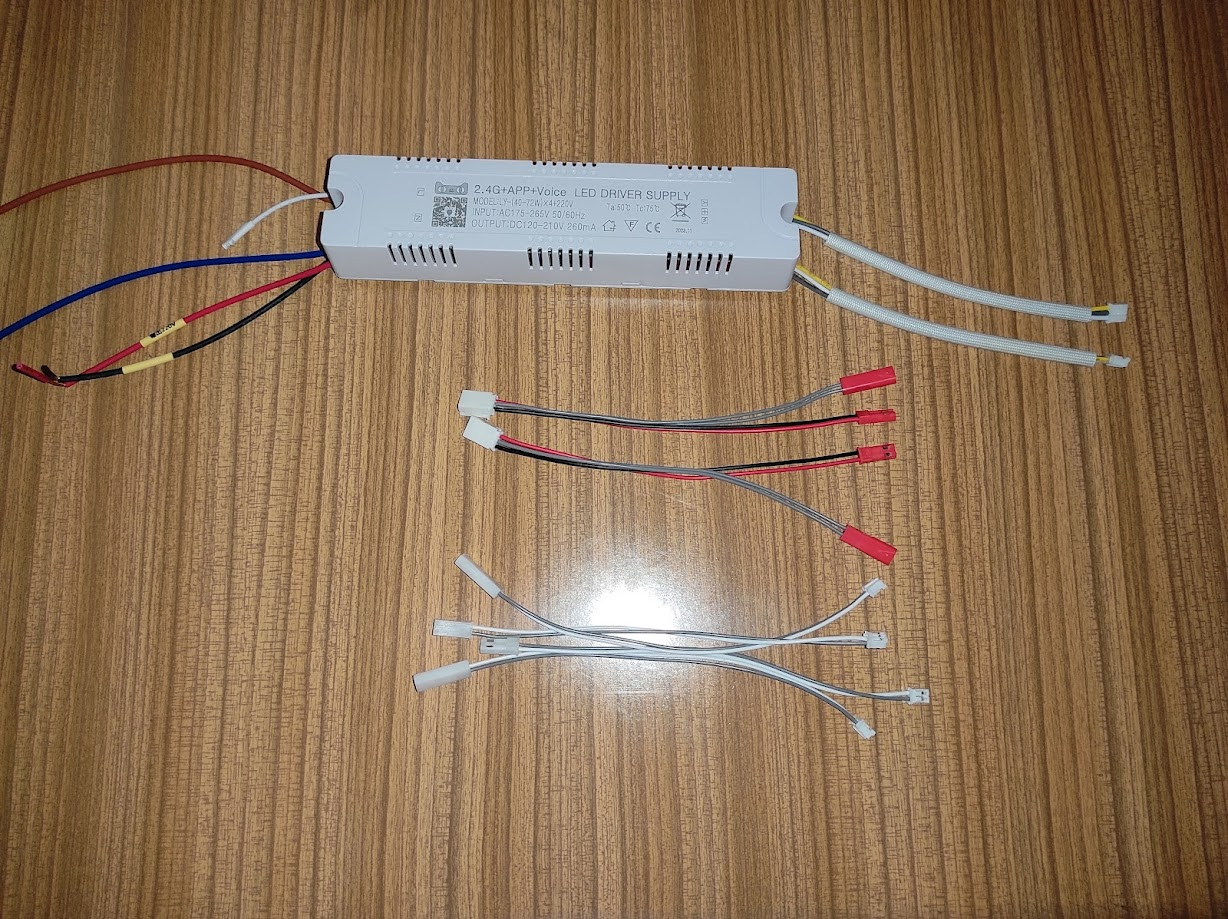 №228 + тонкий адаптер на 2pin Драйвер + пульт + APP Driver 40-72Wx4+220V DC120-210V 260mA (4x2pin)