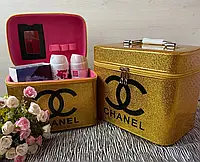Желтая косметичка Chanel