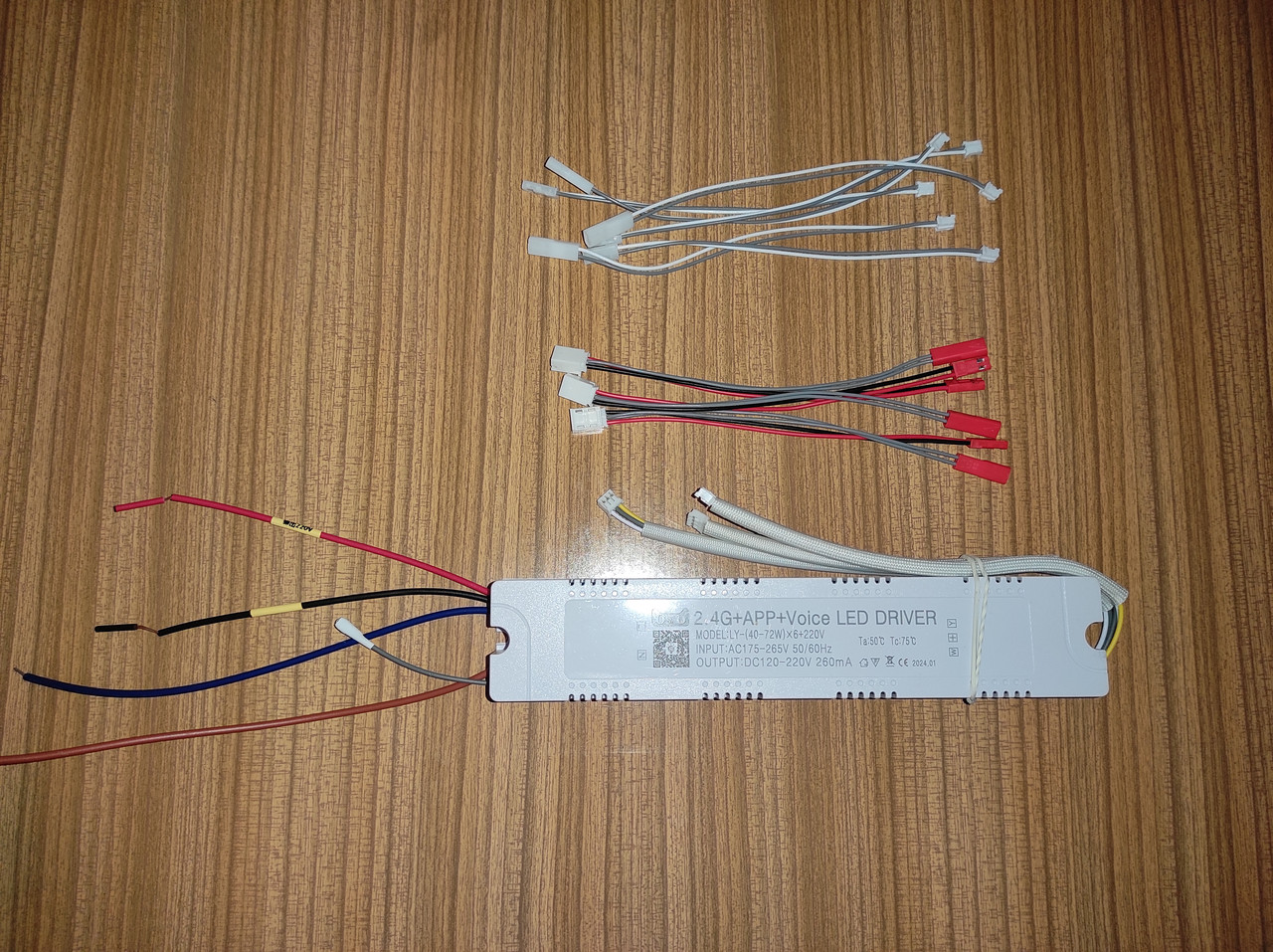 No229 + тонкий адаптер на 2pin Драйвер + пульт + APP Driver 40-72Wx6+220V DC120-220V 260mA (6x2pin)