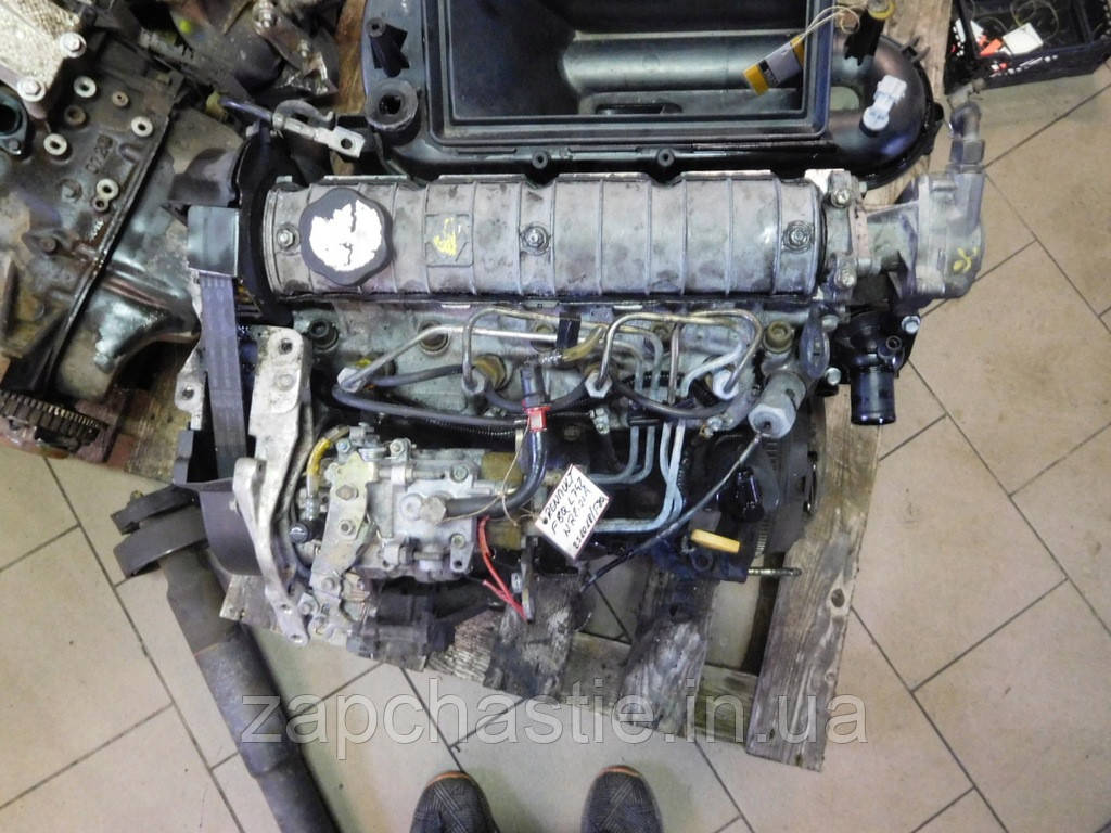 F8Q744  Двигун