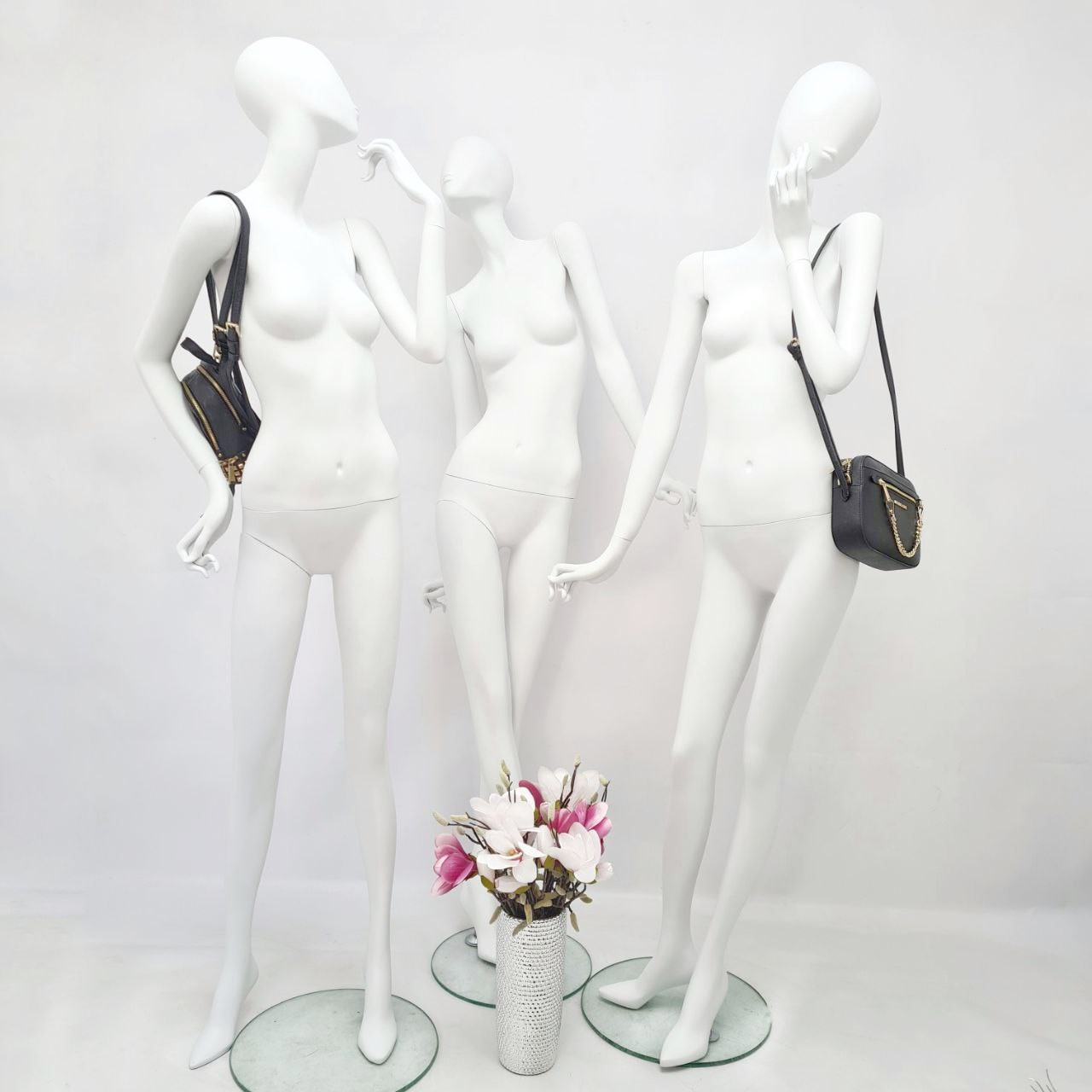 Манекени жіночі білі з губками для магазину одягу, фото 1