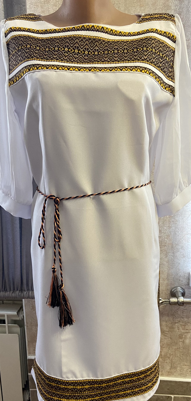 Жіноча сукня з тканою вишивкою розмір 44-46