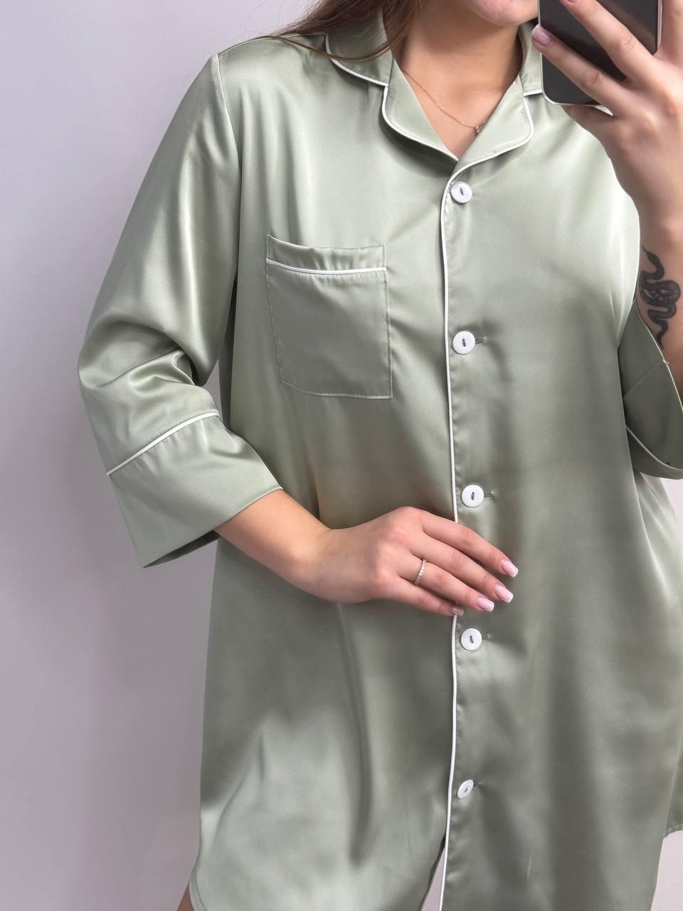 Шелковая рубашка размер М удлиненная оливковая, женская сатиновая рубашка на пуговицах для дома и отдыха - фото 3 - id-p2180821503