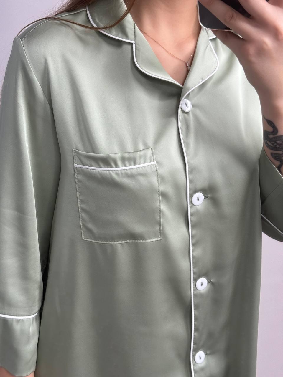 Шелковая рубашка размер М удлиненная оливковая, женская сатиновая рубашка на пуговицах для дома и отдыха - фото 6 - id-p2180821503