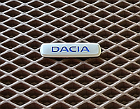 Шильдик с логотипом Dacia