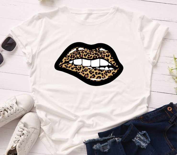 Літня легка жіноча футболка бавовняна "Леопардові губи" 3D принт