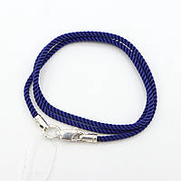 Темно-синий шелковый шнурок с серебряной застежкой. Серебро 925°.