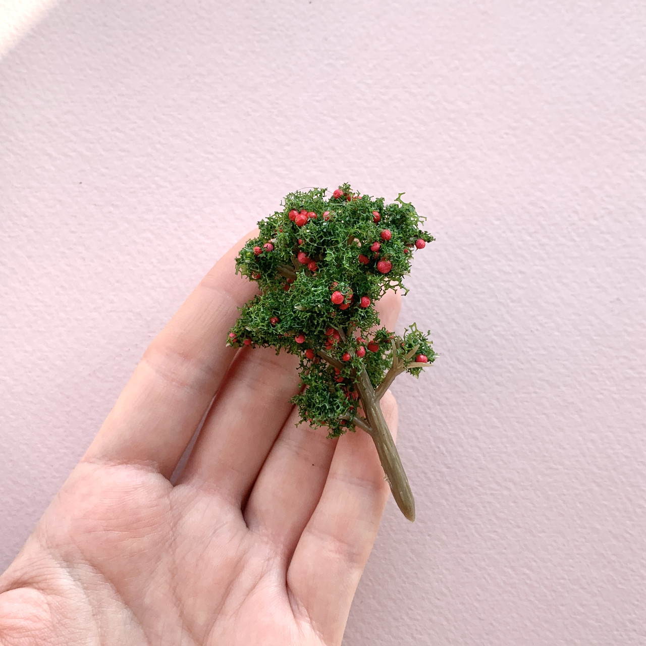 Штучне дерево 7 см Зелене з рожевими ягідками, фото 1