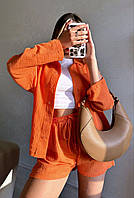 Летний комплект-двойка оранжевого цвета: рубашка с длинными рукавами и шорты свободного кроя из муслина