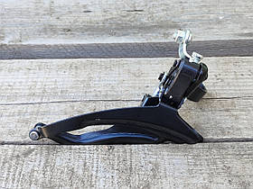 Передній перемикач. Нижня тяга. Перемикач швидкостей на велосипеді. Компаньола.