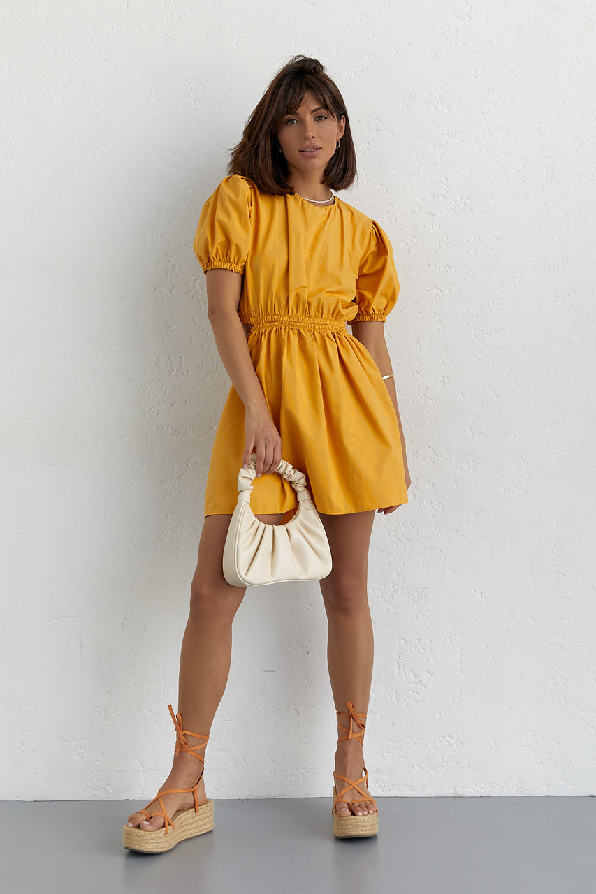 Коротке однотонне плаття з вирізом на спині — жовтий колір, L (є розміри)