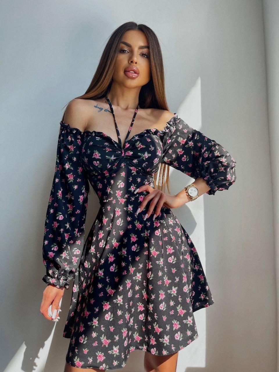 Чорна легка романтична міні сукня весна-літо крою клеш в квітковий принт з приємної м'якої тканини софт, фото 1