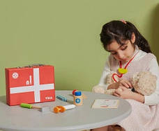Ігровий набір Валіза доктора Viga Toys 50530 дерев'яний набір 10 інструментів лікаря, фото 4