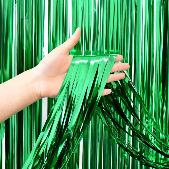 Шторка завіса з фольги для фотозон зелена 1х3 метра