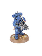 Warhammer 40000 Space Marines Primaris Infiltrators with Bolter