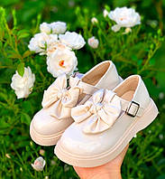Нарядные, красивые туфли лоферы для девочки.