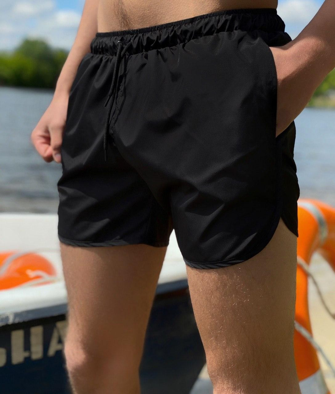 Спортивні однотонні чоловічі чорні пляжні шорти на літо, короткі молодіжні плавки для купання плащівка