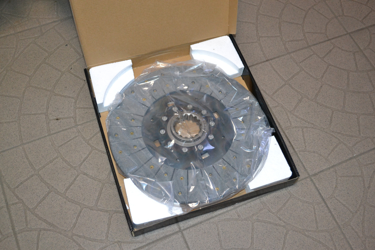 Диск зчеплення ведений ДТ 75, НИВА, (СМД 18,20,22) (жорсткий) (вир-во Трібо)