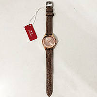 Стильные бежевые наручные часы женские. С блестящем ремешком. В чехле. WH-629 Модель 81121
