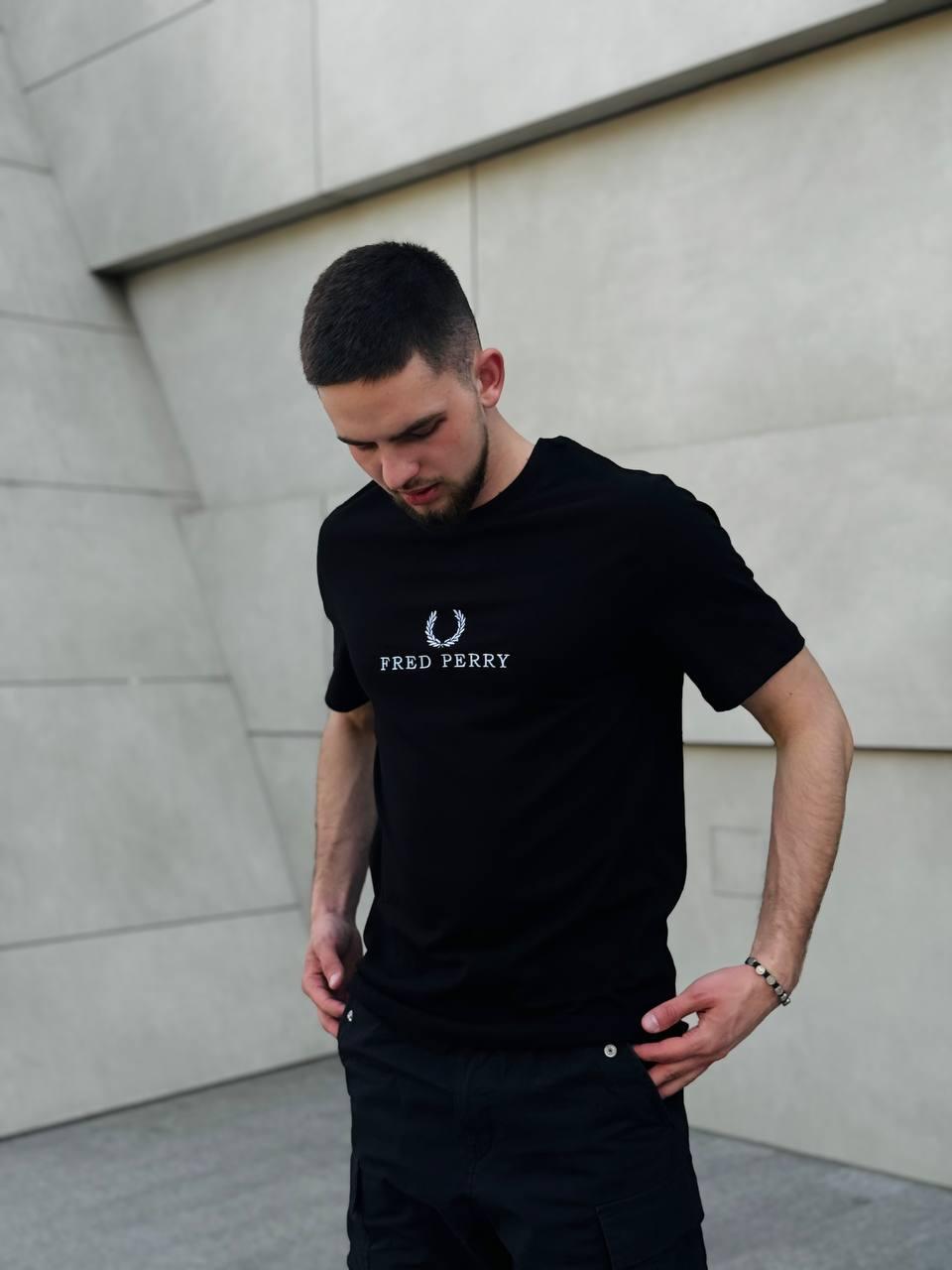 Мужская футболка Fred Perry черная с вышитым логотипом