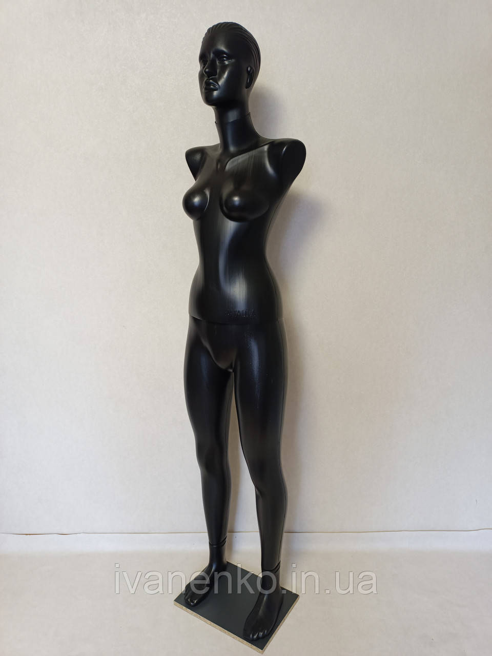 Манекен жіночий в повний зріст Наташа чорний на подставці ДВП, фото 1