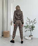 Жіночий спортивний костюм на змійці з капюшоном принт леопард, фото 6