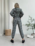 Жіночий спортивний костюм на змійці з капюшоном принт м'ятний леопард, фото 6