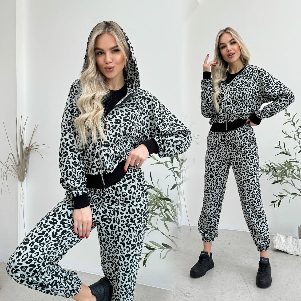Жіночий спортивний костюм на змійці з капюшоном принт м'ятний леопард, фото 1