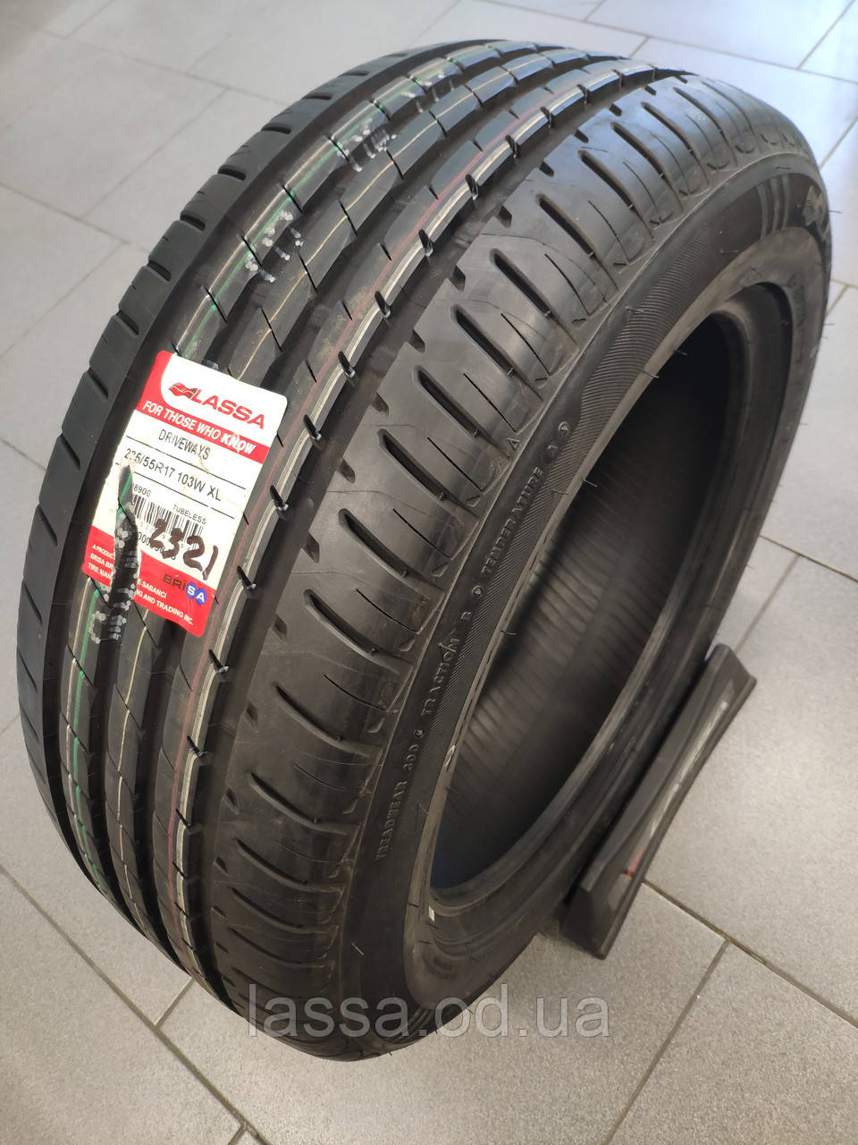 Шина літня Lassa Driveways 235 / 55 R17 103W XL
