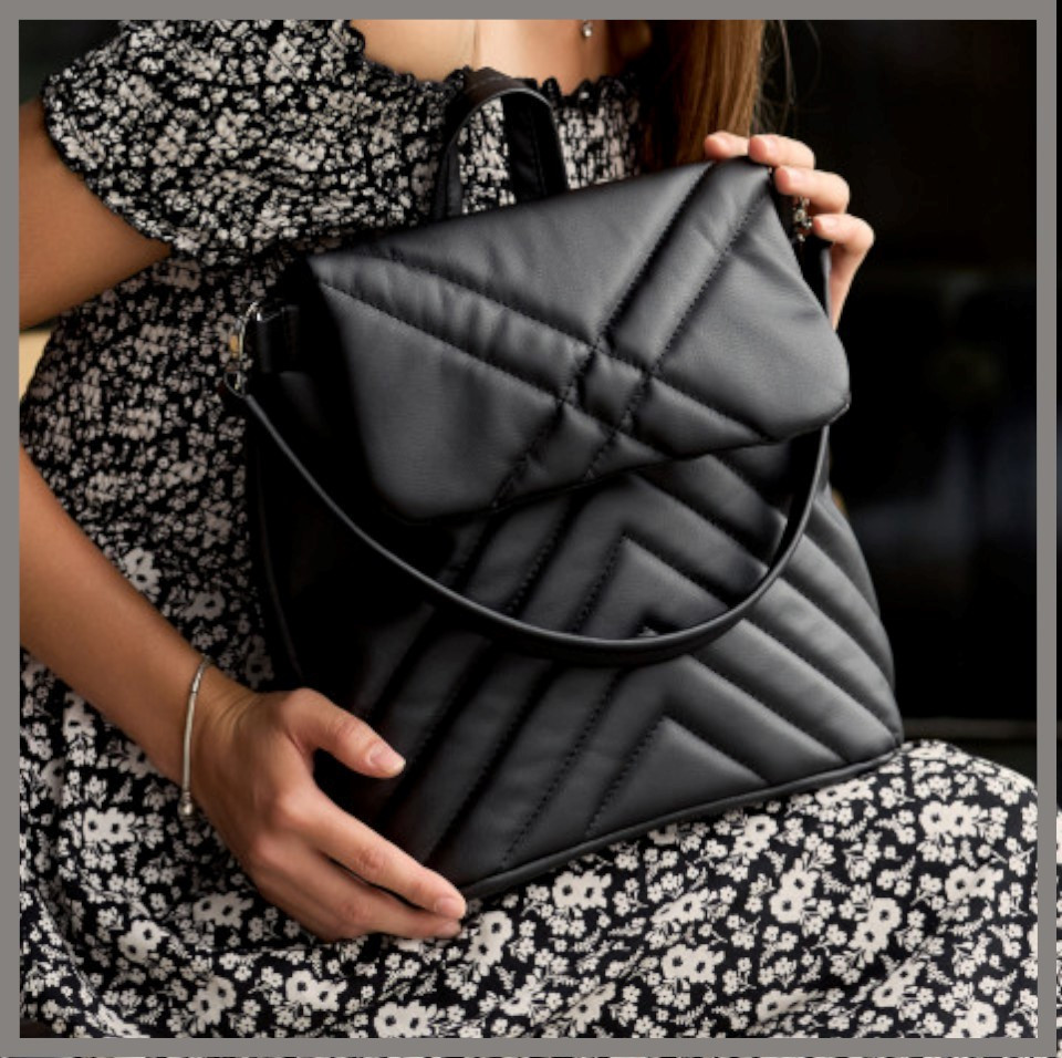 Черный городской молодежный модный рюкзак женский стеганый с эко кожи - фото 1 - id-p1247991320