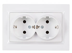 Розетка подвійна внутрішня із заземленням