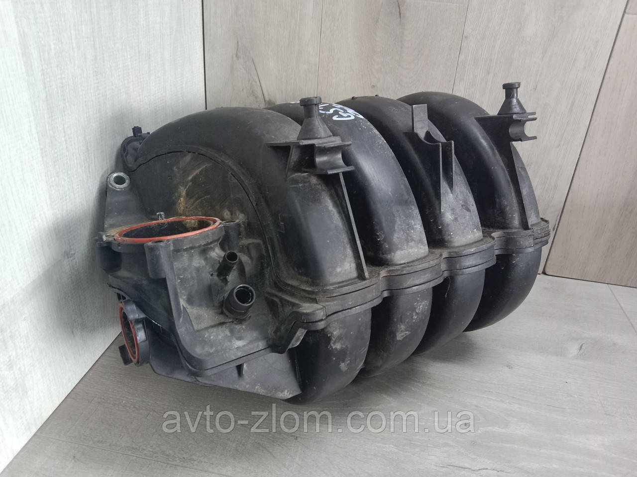 Впускний колектор Volkswagen Golf 5, Touran, Skoda Octavia A5 1.6 FSI. 03C129711F, 03C129709F.