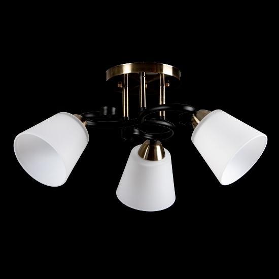 Люстра стельова на три плафони