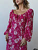 Малинова жіноча повсякденна романтична міді-сукня із софту з квітковим принтом з розрізом, фото 7