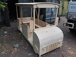 Автобус для дитячого майданчика дерев'яний