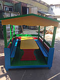 Бесідка дерев'яна для дитячого майданчика зі столиком, фото 2