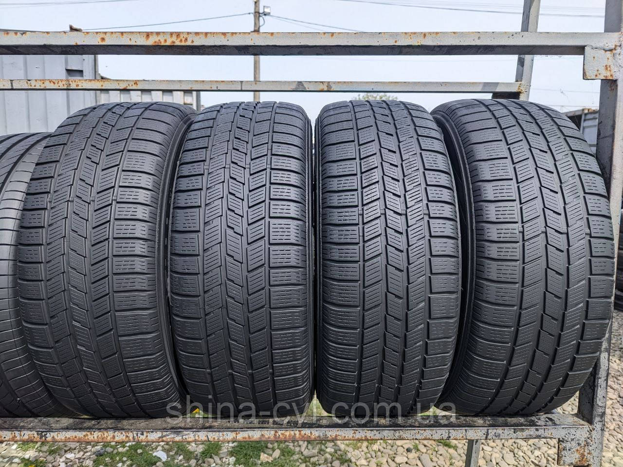 Зимові шини 235 55 r19 105H Pirelli Scorpion Ice and Snow