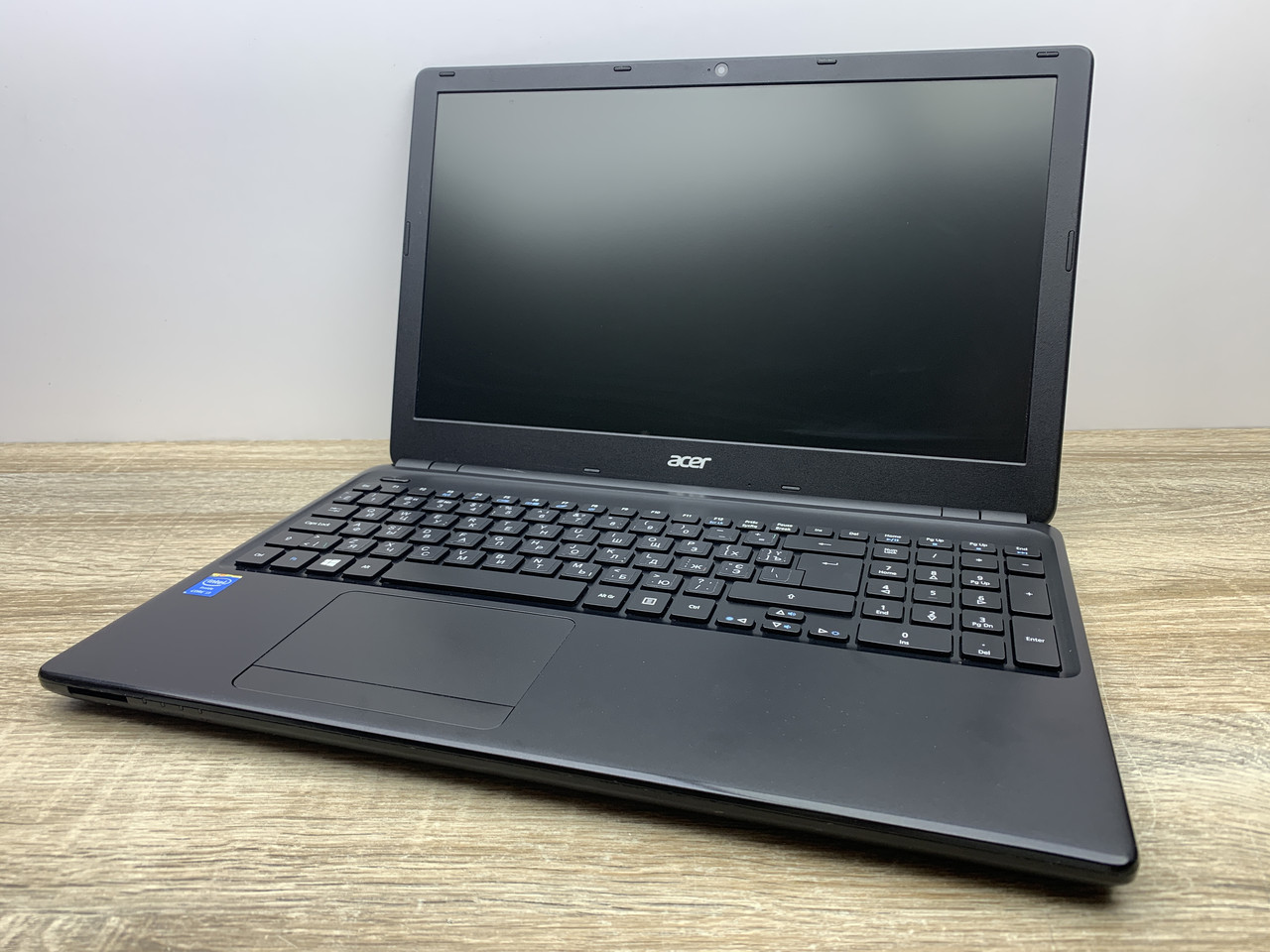 Ноутбук Acer Aspire E1-572 15.6 HD TN/i3-4010U/4GB/SSD 120GB А-